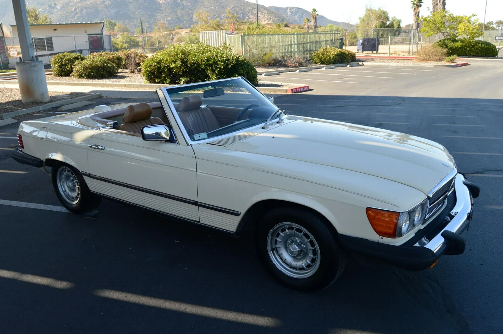 Mercedes-Benz-SL-Class-Cabriolet-1985-9