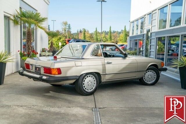 Mercedes-Benz-SL-Class-Cabriolet-1986-1