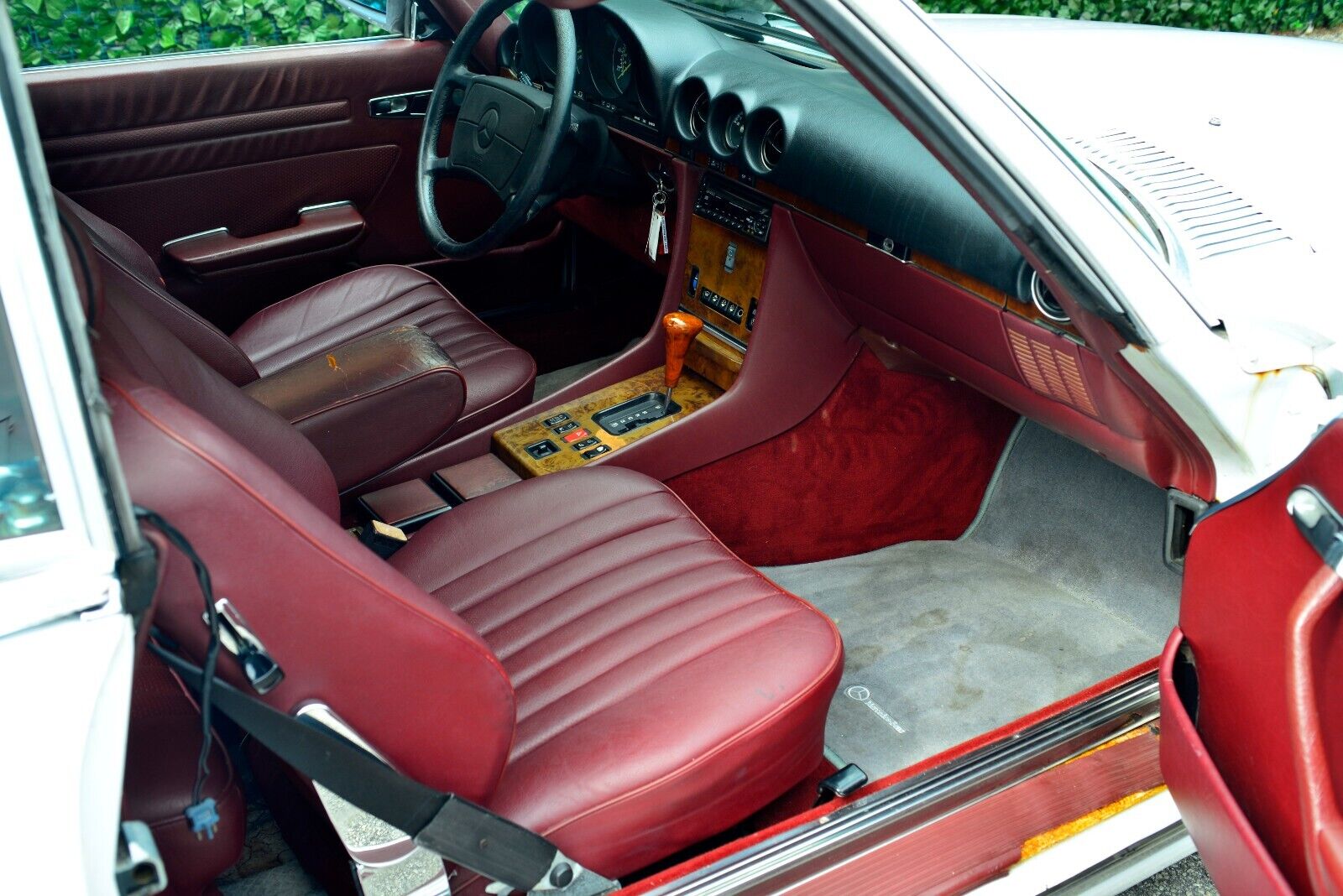 Mercedes-Benz-SL-Class-Cabriolet-1986-13