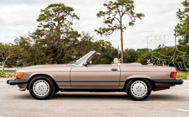 Mercedes-Benz-SL-Class-Cabriolet-1987-4