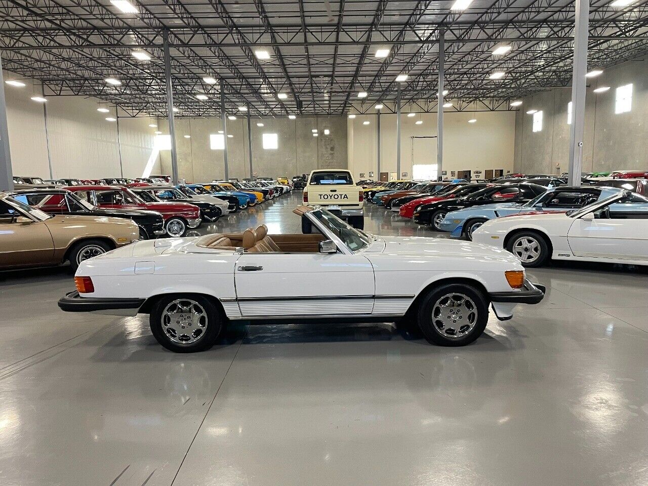 Mercedes-Benz-SL-Class-Cabriolet-1987-5