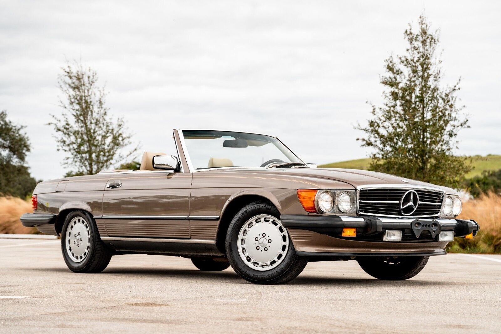 Mercedes-Benz-SL-Class-Cabriolet-1987-9