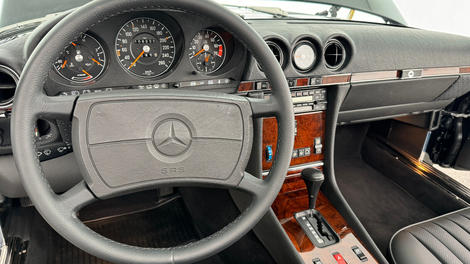 Mercedes-Benz-SL-Class-Cabriolet-1989-28