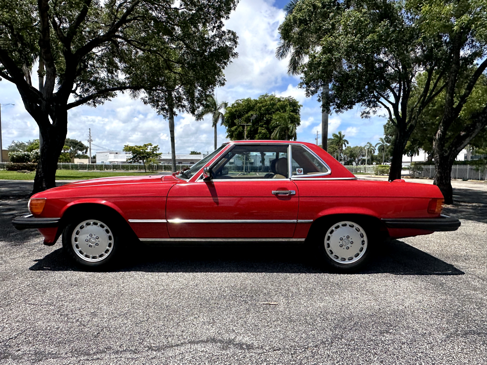 Mercedes-Benz-SL-Class-Cabriolet-1989-30