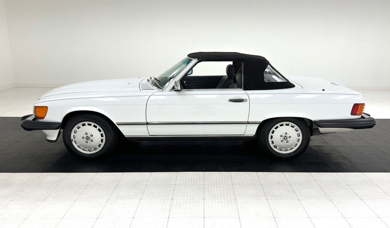 Mercedes-Benz-SL-Class-Cabriolet-1989-4