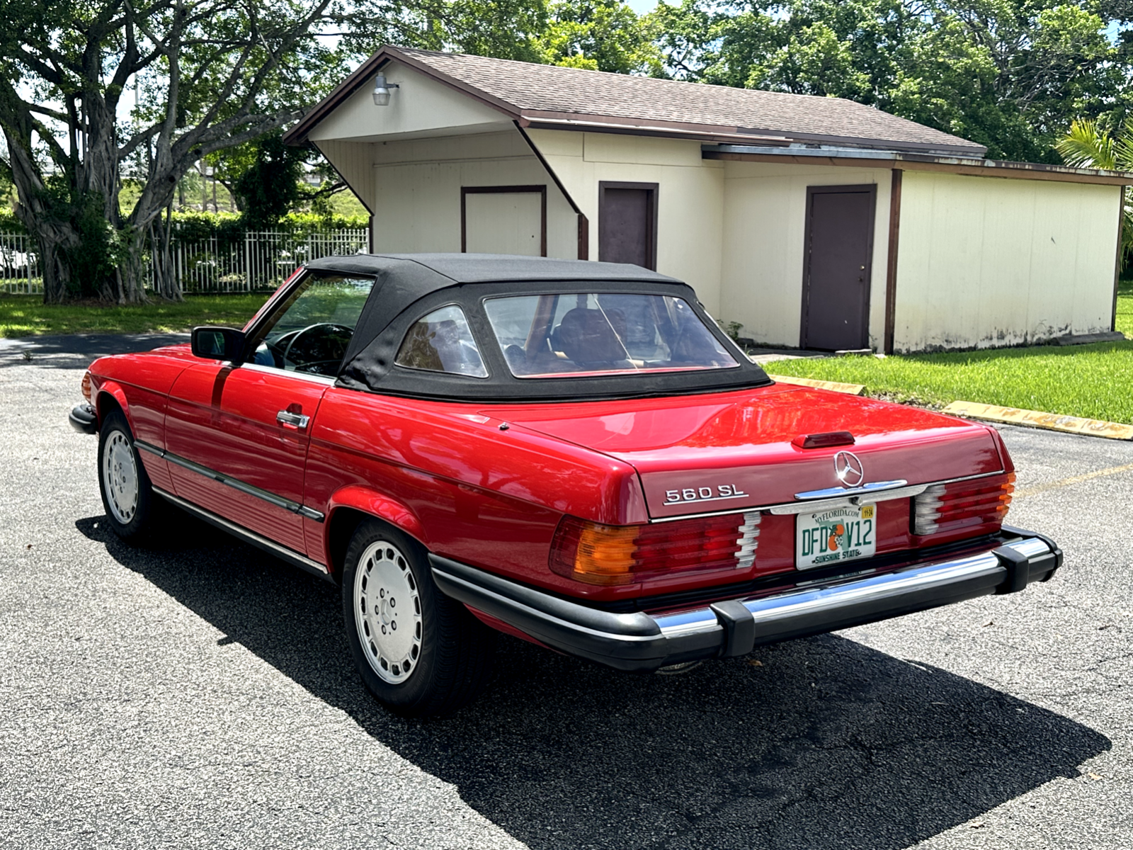 Mercedes-Benz-SL-Class-Cabriolet-1989-4