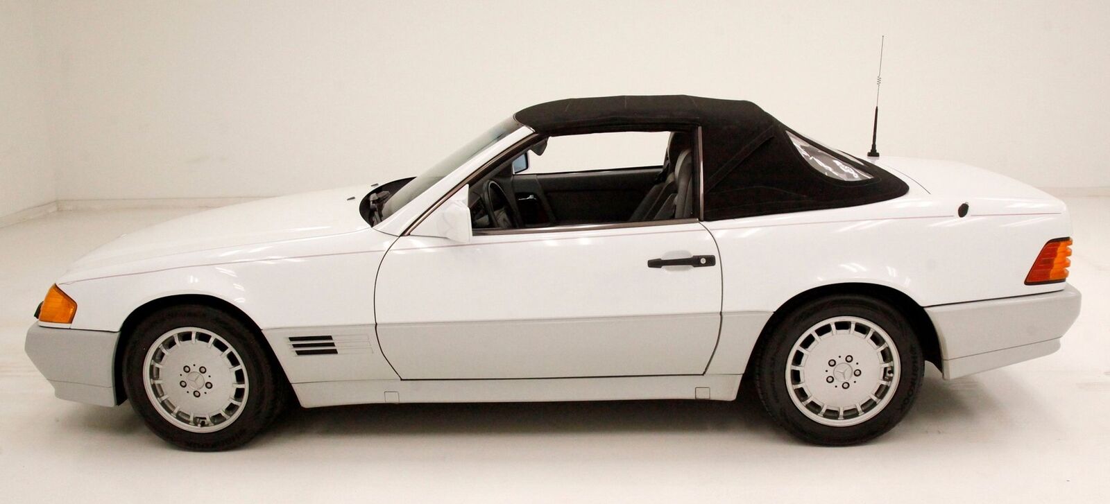 Mercedes-Benz-SL-Class-Cabriolet-1991-5