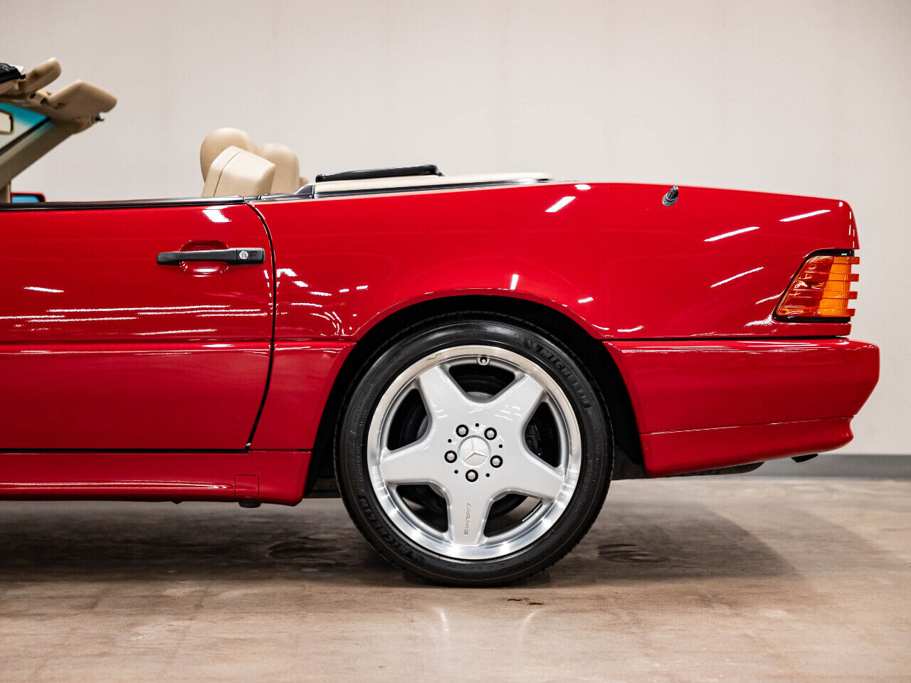 Mercedes-Benz-SL-Class-Cabriolet-1995-26