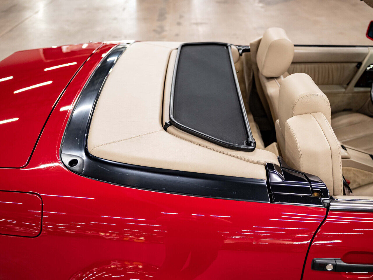 Mercedes-Benz-SL-Class-Cabriolet-1995-39