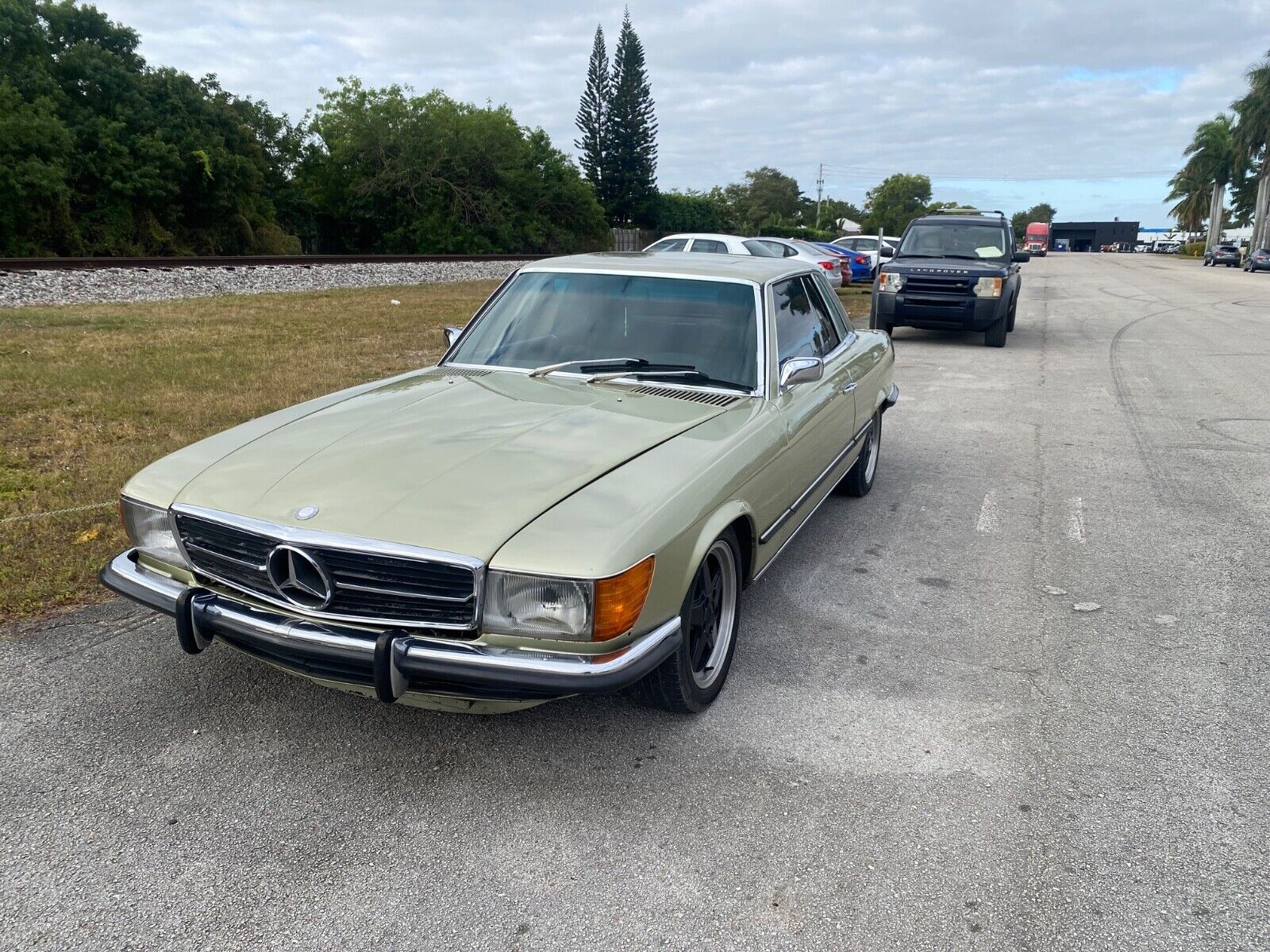 Mercedes-Benz-SL-Class-Coupe-1980-4