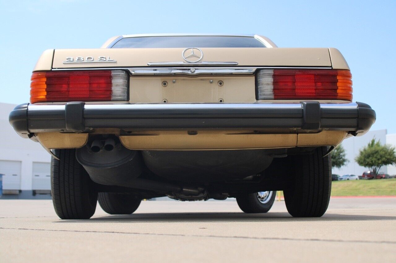 Mercedes-Benz-SL-Class-Coupe-1983-6