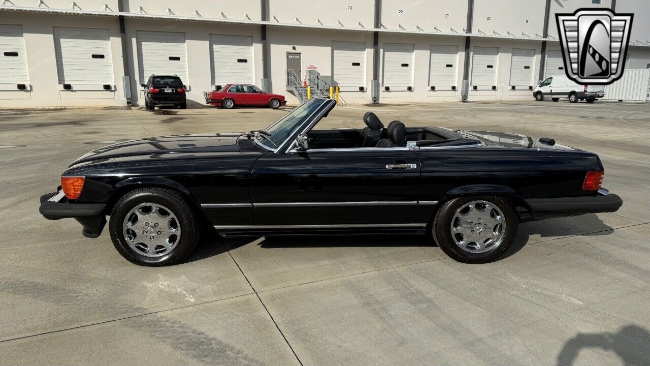 Mercedes-Benz-SL-Class-Coupe-1989-4