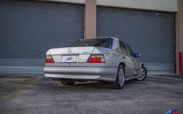 Mercedes-Benz-W124-1995-2