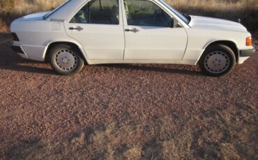 Mercedes-benz-190e-1989