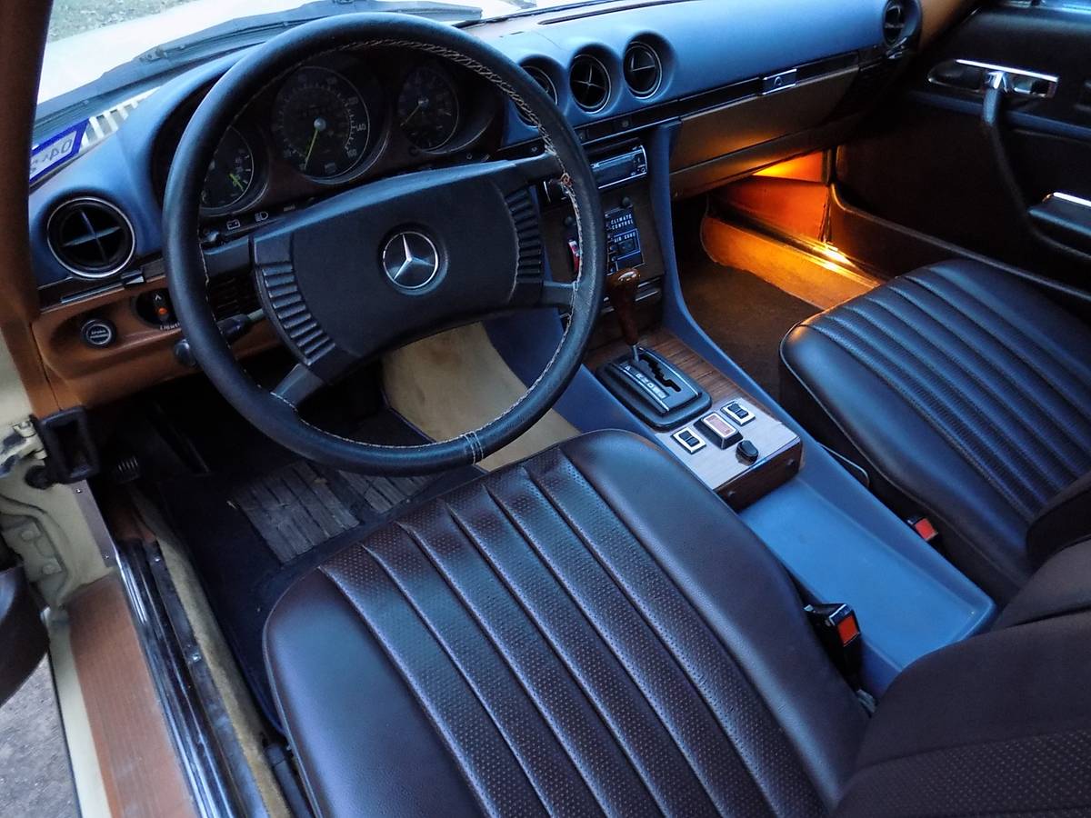 Mercedes-benz-1979-3