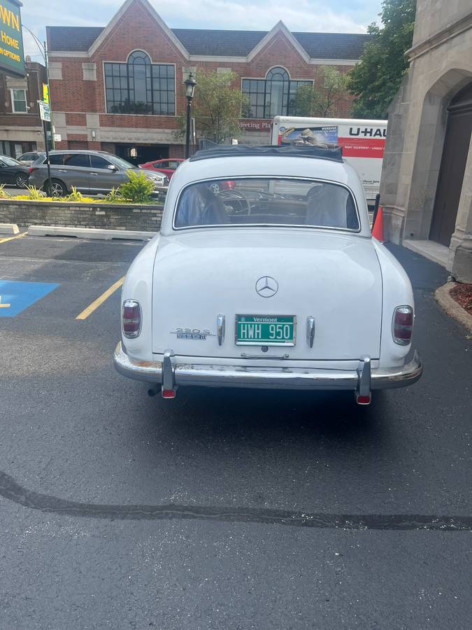 Mercedes-benz-220s-1957-4