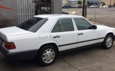 Mercedes-benz-300e-1987-1