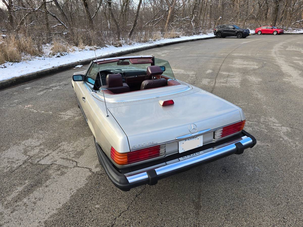 Mercedes-benz-560sl-1986-4