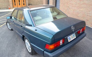 Mercedes-benz-Benz-190e-1993-4