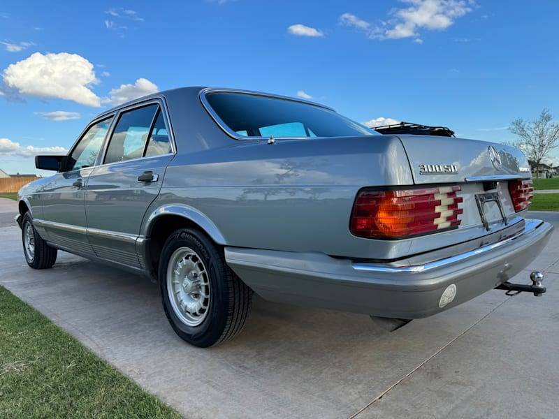 Mercedes-benz-Benz-300-series-diesel-1983-4