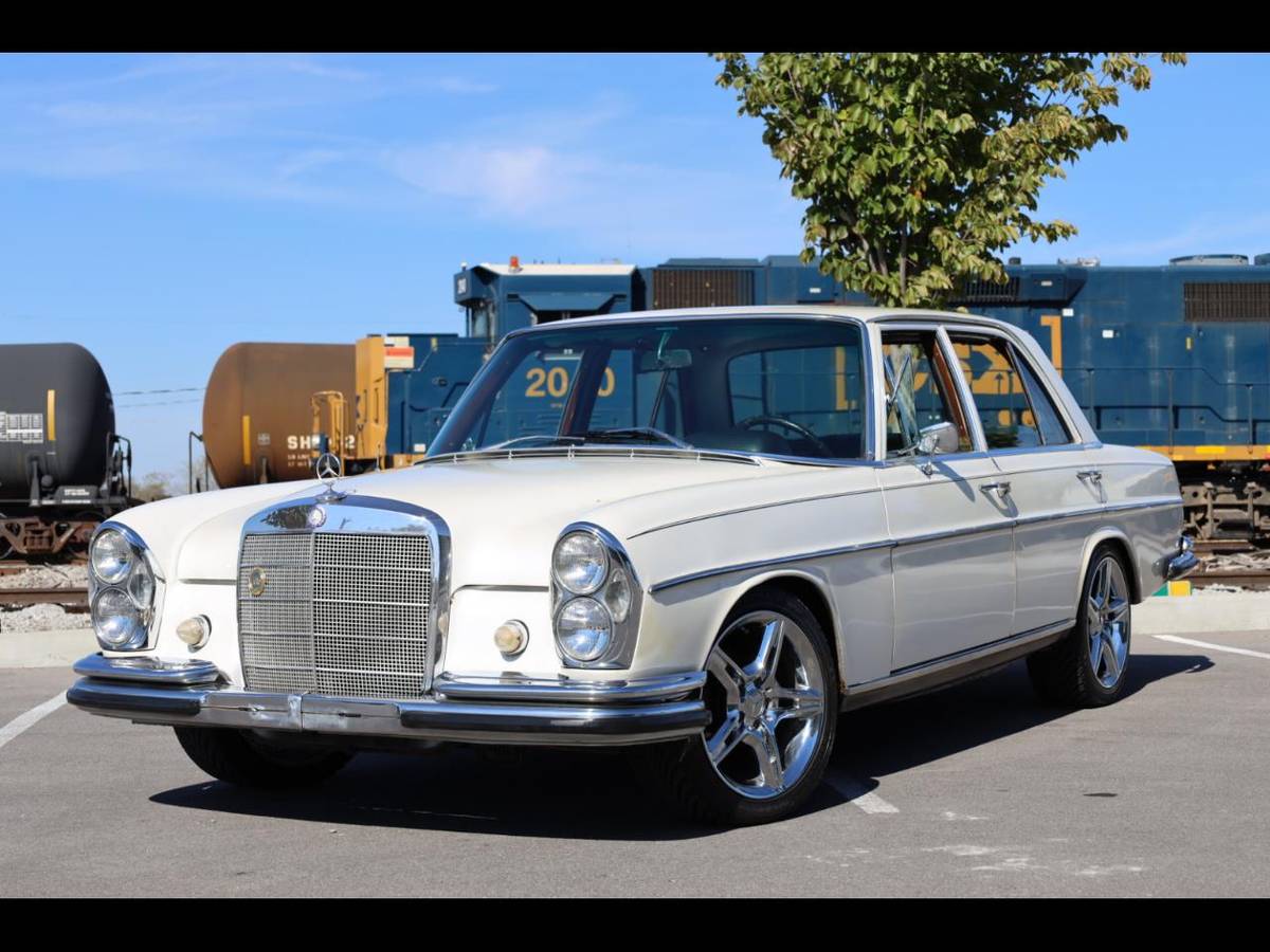 Mercedes-benz-benz-250s-1967-21