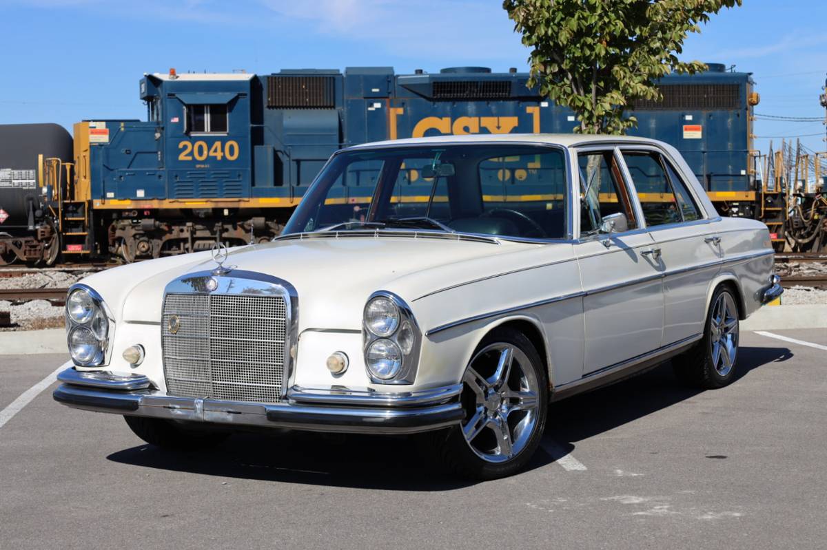 Mercedes-benz-benz-250s-1967-23