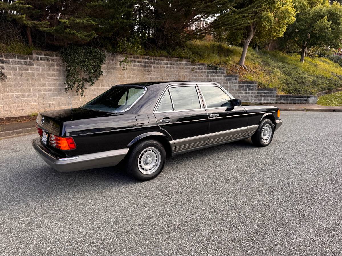 Mercedes-benz-benz-380se-1985-3