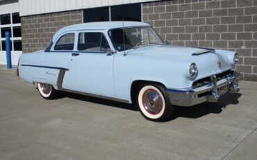 Mercury-2-Door-Sedan-1952-1