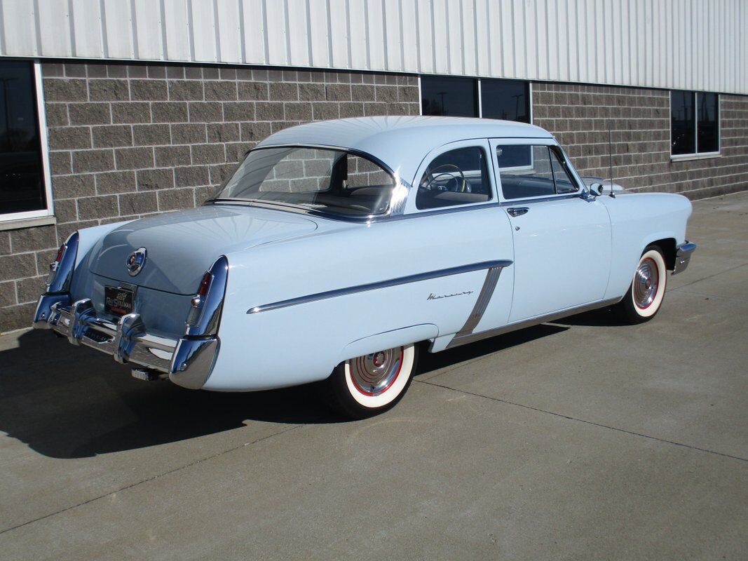 Mercury-2-Door-Sedan-1952-5