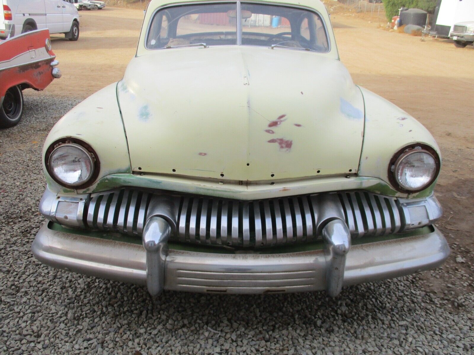 Mercury-2-door-sedan-Coupe-1951-3