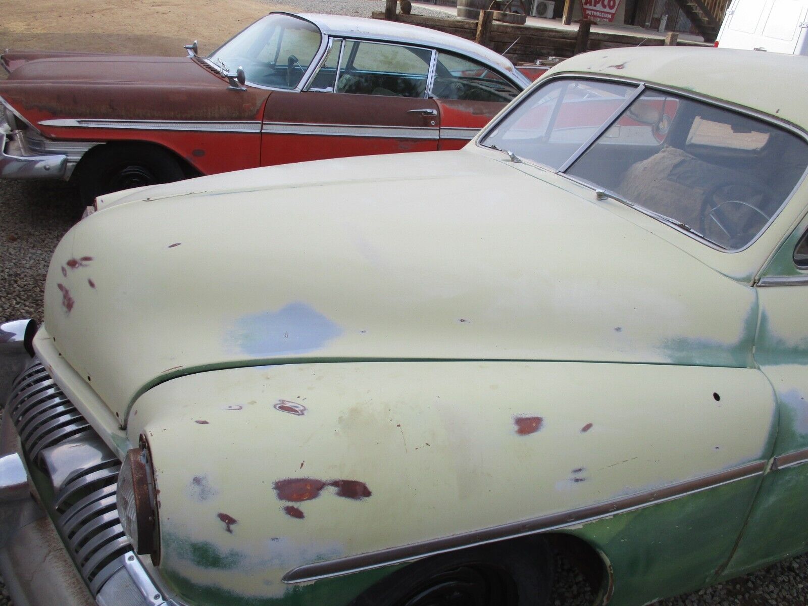 Mercury-2-door-sedan-Coupe-1951-4