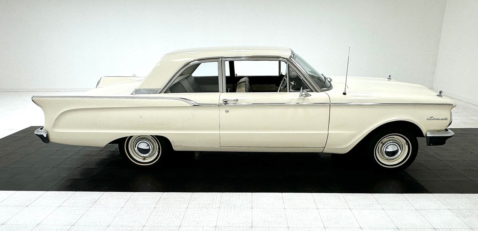 Mercury-Comet-Berline-1960-5