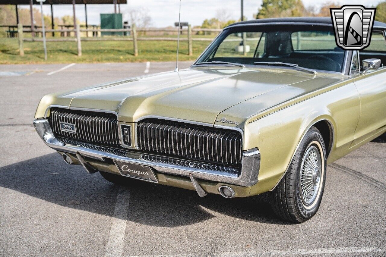 Mercury-Cougar-Coupe-1967-10