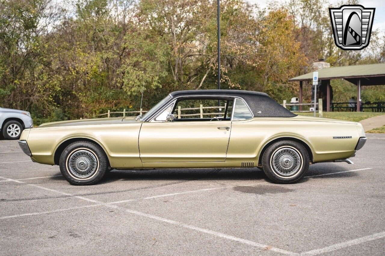 Mercury-Cougar-Coupe-1967-3