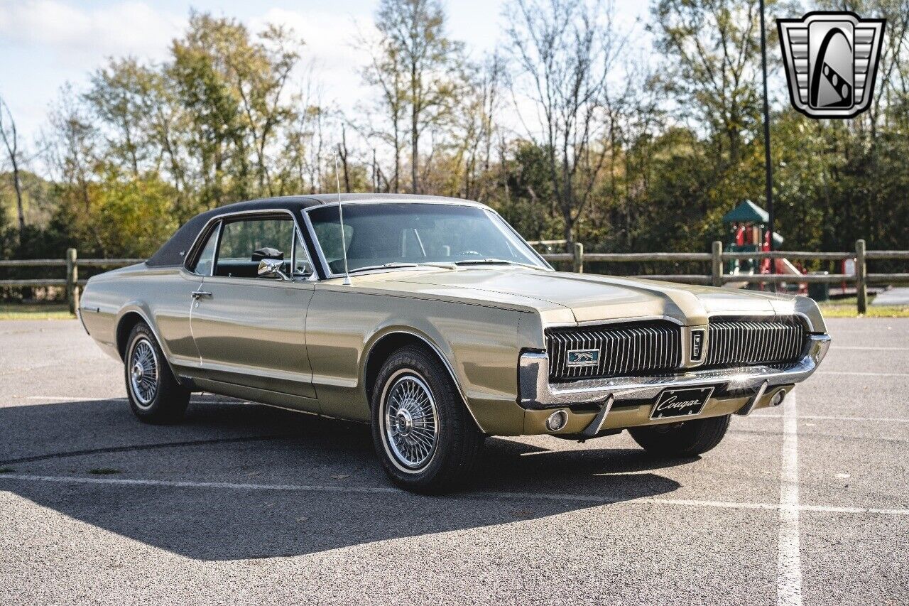 Mercury-Cougar-Coupe-1967-8