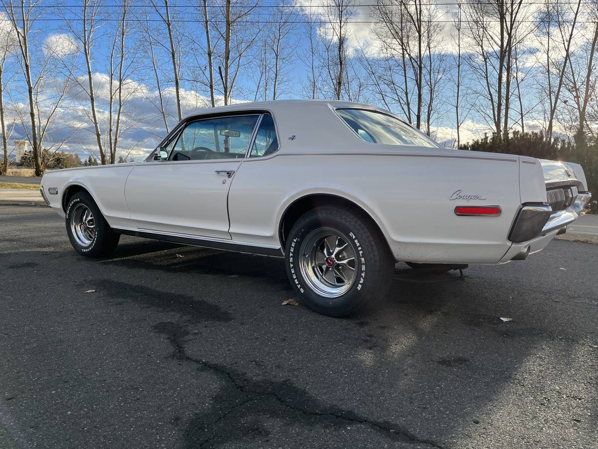 Mercury-Cougar-xr7-1968-3