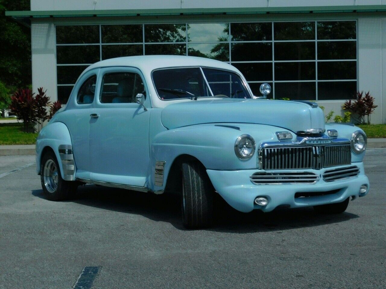 Mercury-Eight-Coupe-1947-8