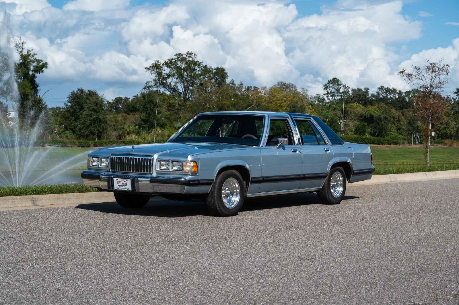 Mercury Grand Marquis Berline 1989