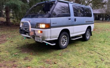 Mitsubishi-Delica-diesel-1990