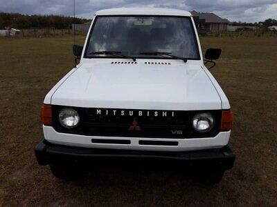 Mitsubishi-Fuso-Montero-SUV-1990-1