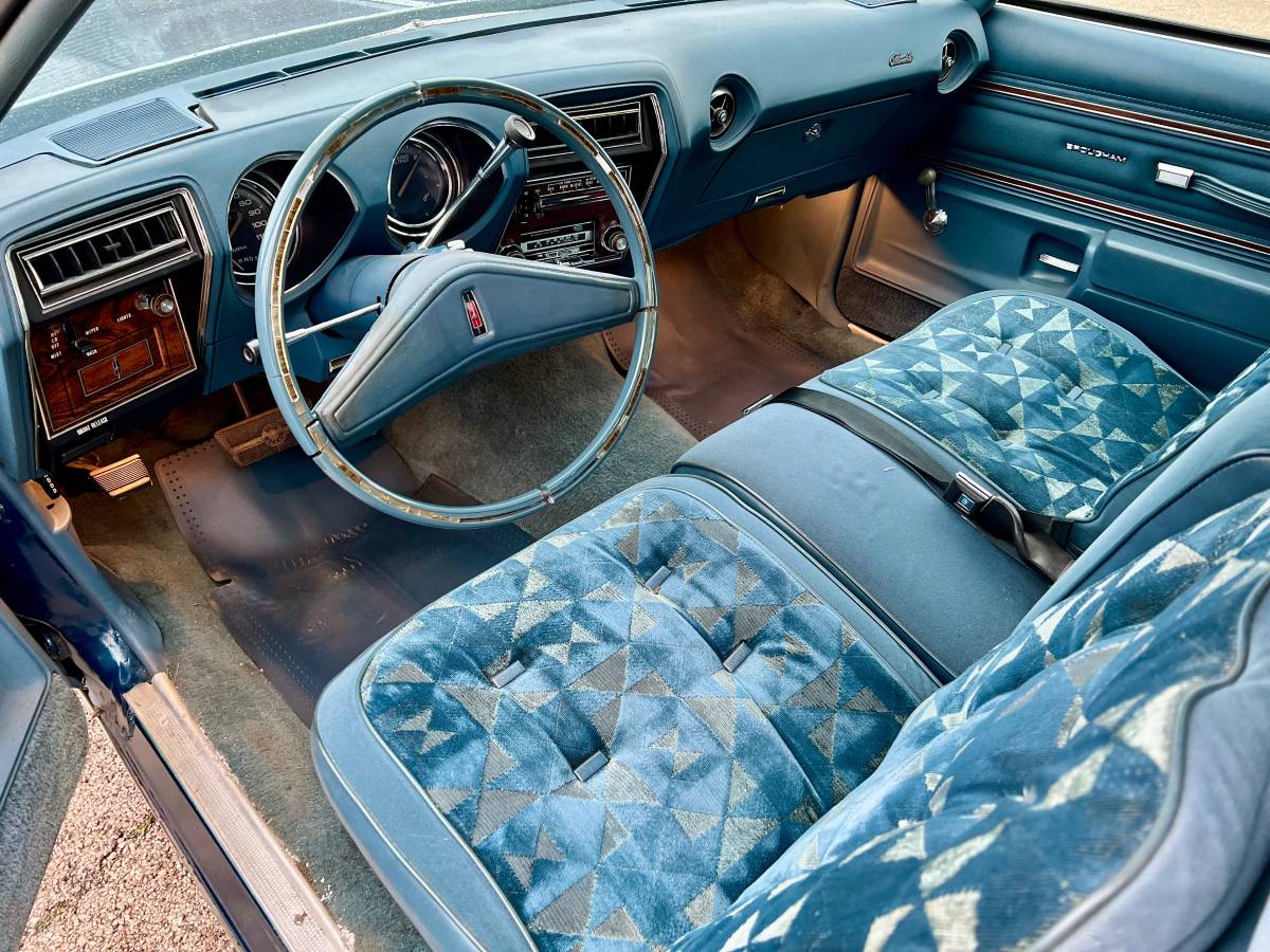 Oldsmobile-1976-12