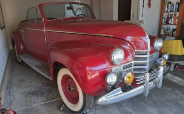 Oldsmobile-Custom-Cruiser-Cabriolet-1940-2