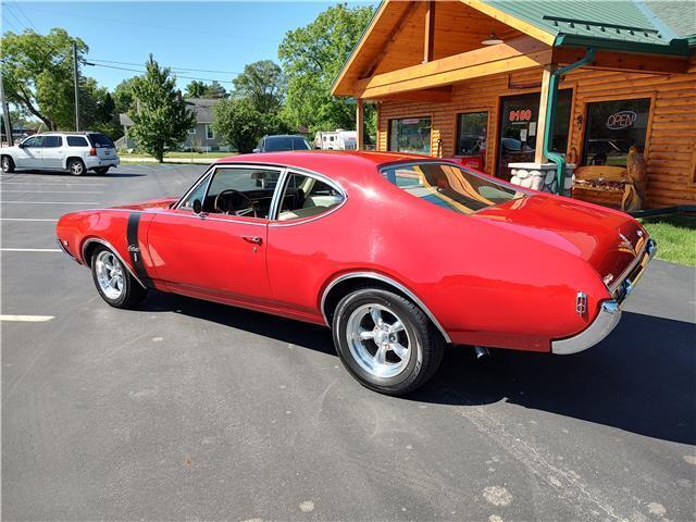 Oldsmobile-Cutlass-1968-11