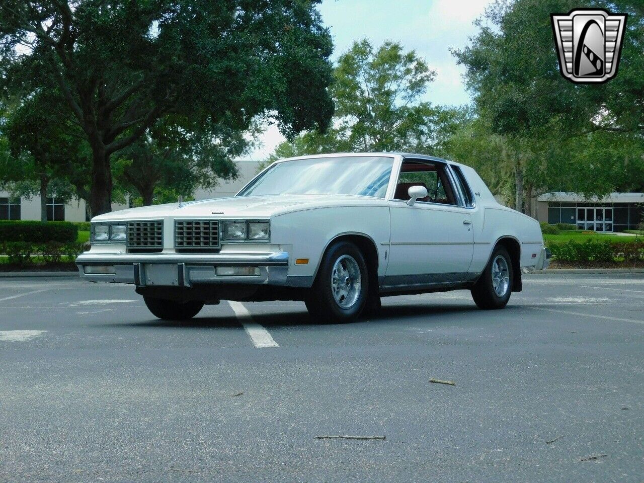 Oldsmobile-Cutlass-1980-2