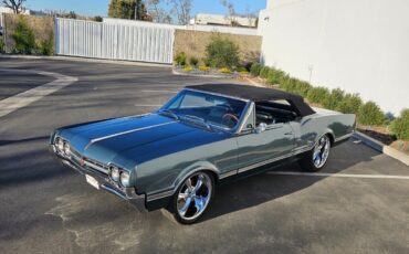 Oldsmobile-Cutlass-Cabriolet-1966-1