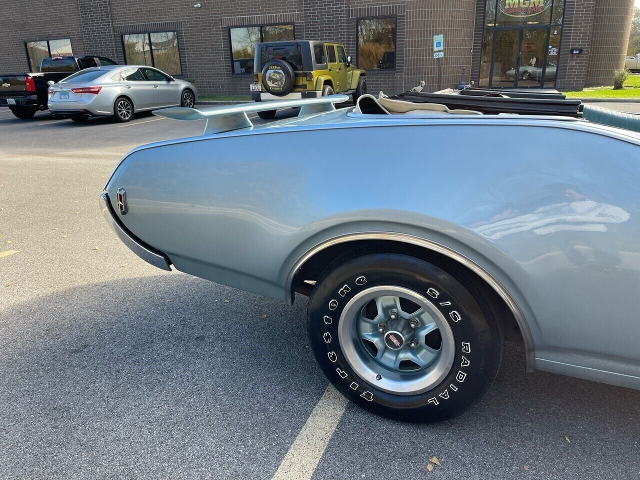 Oldsmobile-Cutlass-Cabriolet-1968-32