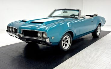 Oldsmobile-Cutlass-Cabriolet-1969-1