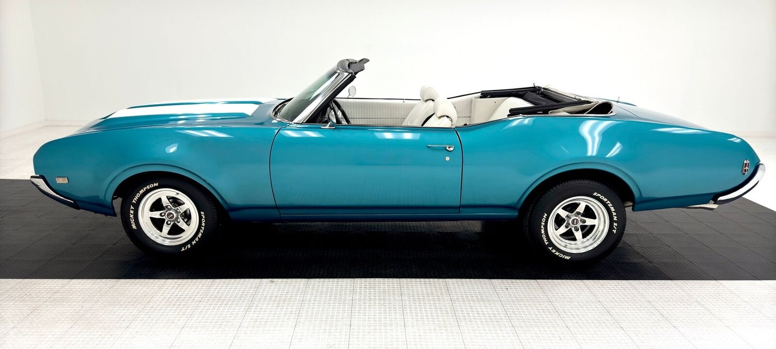 Oldsmobile-Cutlass-Cabriolet-1969-3