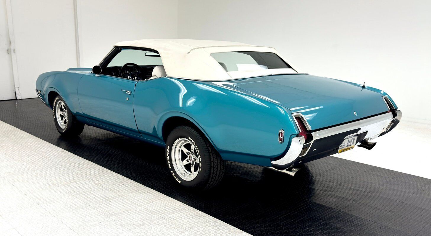 Oldsmobile-Cutlass-Cabriolet-1969-4