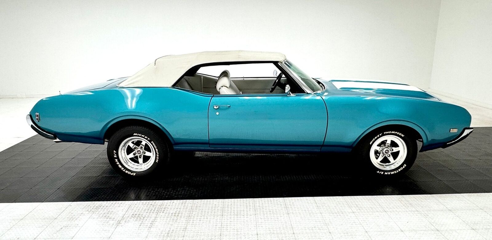 Oldsmobile-Cutlass-Cabriolet-1969-8